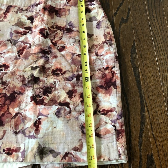 Ann Taylor Women’s 2 Red/Pink/Purple Floral Water Color Pencil Knee-Length Skirt - Picture 4 of 10